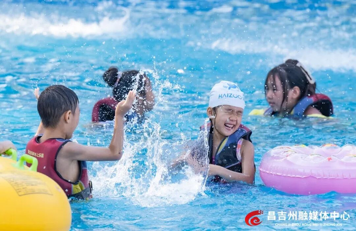 视觉·昌吉丨炎热天气的浪漫,玩水占一半